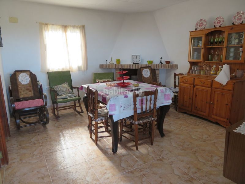 Foto 5b9b3034-280b-460d-b53f-ef36754c5056. Masia amb aparcament a Pego