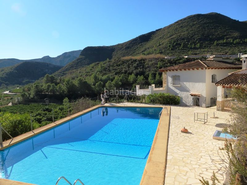 Foto a6ba94b9-4f38-4226-81c8-6760f7ed31ec. Xalet amb xemeneia aparcament piscina a Atzúbia (L´)