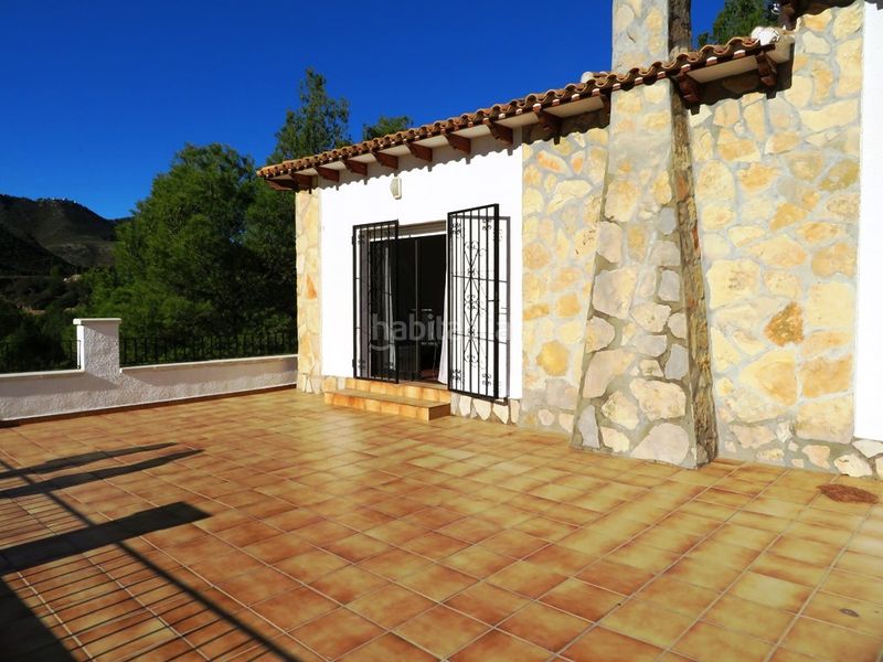 Foto c9132984-d2da-4915-9ae6-d8f4cc23dc28. Xalet amb xemeneia aparcament piscina a Atzúbia (L´)
