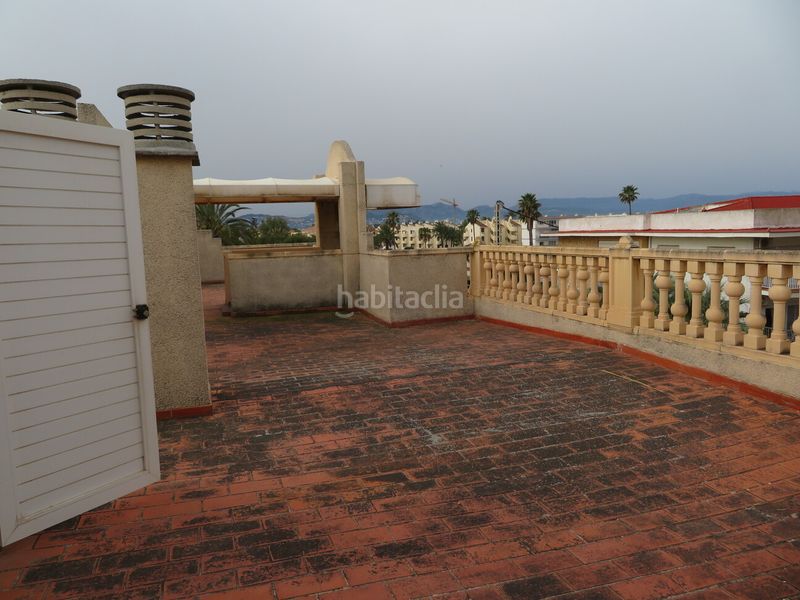 Foto a22ba34b-6a0b-4c1e-817a-dc9de1162de4. Apartament amb aparcament piscina a El Puerto Dénia