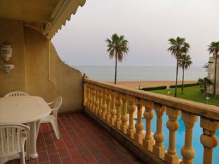Appartement à El Puerto. Apartamento en 1º línea del mar con salida directa a la playa.