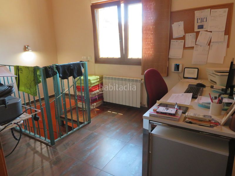 Foto ceb17f0e-d99f-42a9-b6bc-2c0612283df6. Xalet amb xemeneia calefacció aparcament piscina a Poblets (els)