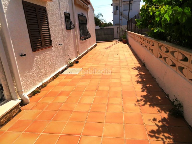 Foto 4e16c2d7-ba58-4efc-9419-f79757243bf1. Casa aparellada amb xemeneia aparcament a Poblets (els)