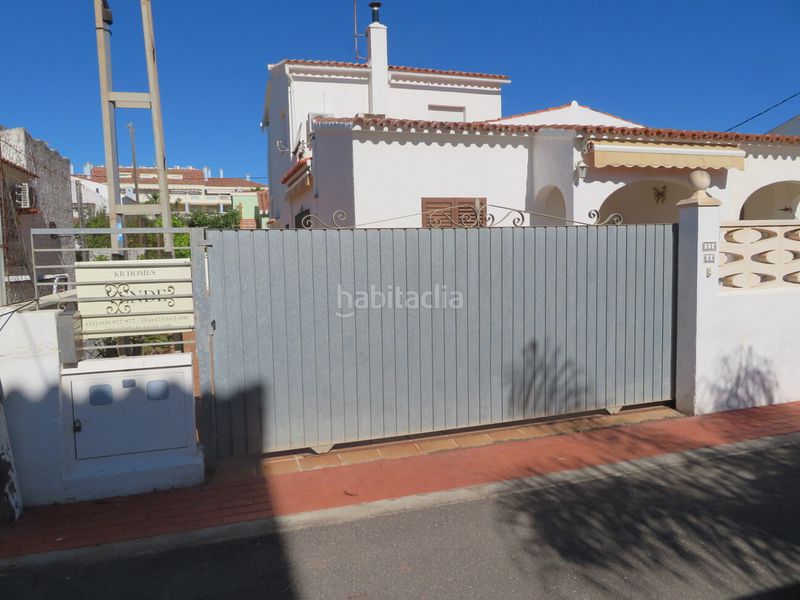 Foto 8115f132-899a-4754-85e3-462f10800954. Casa aparellada amb xemeneia aparcament a Poblets (els)