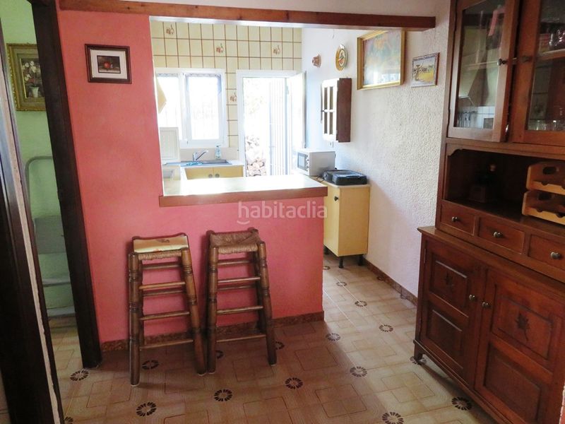 Foto e8995454-70f7-4e52-aa90-f5a28f0f3920. Casa aparellada amb xemeneia aparcament a Poblets (els)