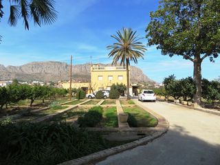 Xalet a Beniarbeig. Fina de 40.000 n2 con agua propia a 5 km del mar