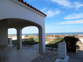 Chalet en Devessa - Monte Pego. Propiedad en primer�sima l�nea de playa de les devesses con parc