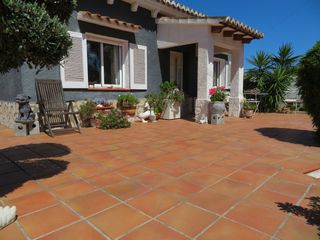 Chalet en Verger (el). Chalet independiente a un paso del centro de pueblo situado en u