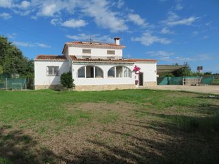 Xalet a La Xara-La Sella. Chalet unifamiliar, luminoso y amplio, con gran parcela en las a