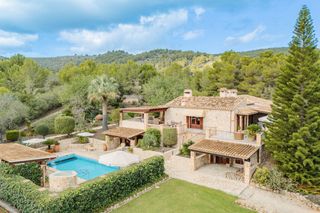 Casale in Font de Sa Cala. Un escondite exclusivo con mayer  dau!finca mediterránea en una
