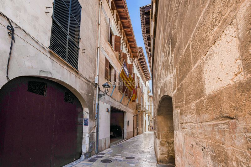 Foto cd58d02a-473e-49d3-9f6f-9c251ea4e104. Planta baixa a La Seu Palma de Mallorca