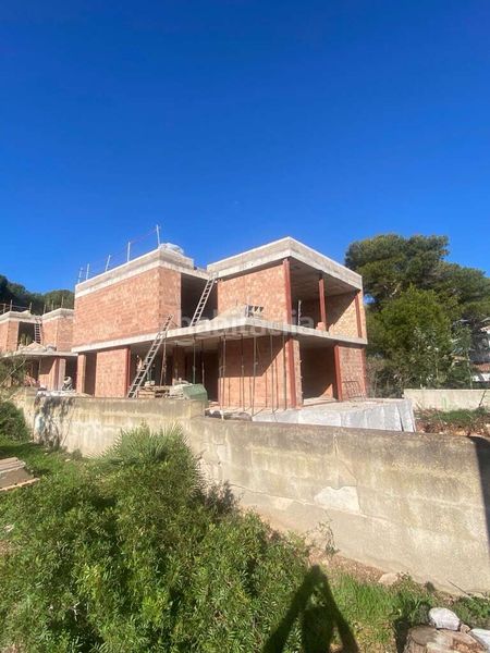 Foto db84d7ba-e4ed-477a-9a13-0d9c06a57d0b. Casa amb aparcament a Cala Ratjada Capdepera