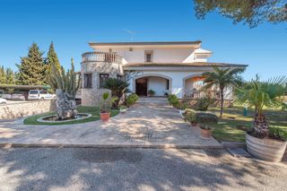 Mas à Lloseta. Exclusiva finca mediterránea con plantación de naranjos, casa de