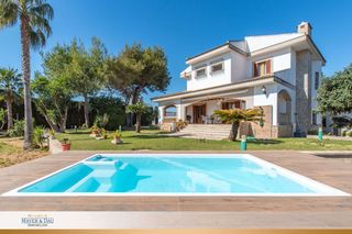 Masia a Lloseta. Exclusiva finca mediterránea con plantación de naranjos, casa de