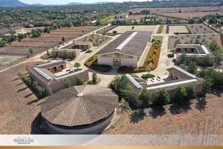 Masia a Llucmajor Interior. Llucmajor lujosa propiedad con uso múltiple autorizado y máxima