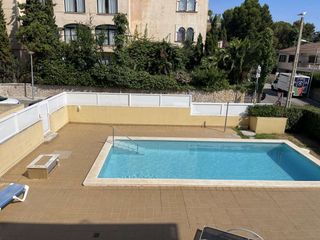 Piso en Cala Ratjada. Piso reformado con piscina, situado en una zona tranquila pero c
