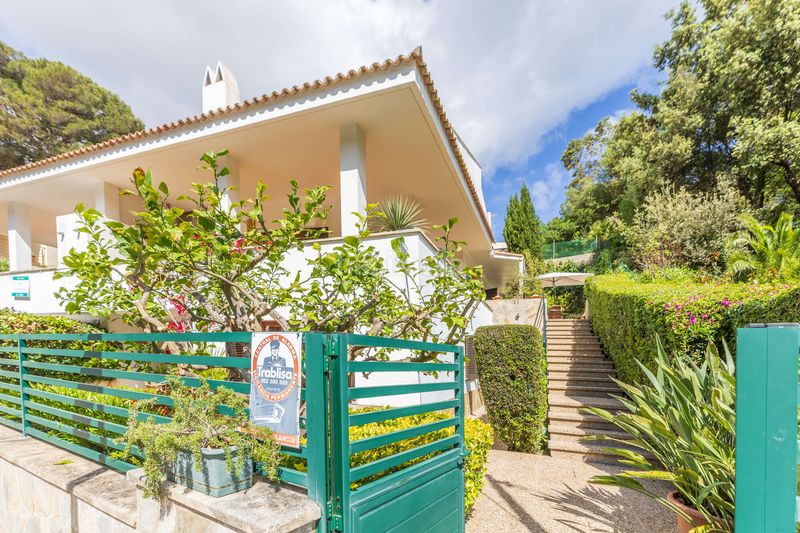 Foto 0839ec9d-b84c-4c12-a305-06bf4d36a2de. Casa aparellada amb calefacció aparcament a Cala Sant Vicenç Pollença