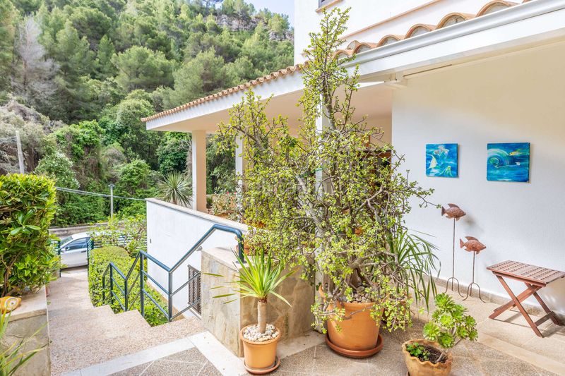 Foto 2cbe5052-c69f-44b1-8728-785f63da33cc. Casa aparellada amb calefacció aparcament a Cala Sant Vicenç Pollença