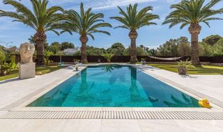Casa en Portopetro. Exclusiva villa mediterránea con piscina, acceso al mar y licenc