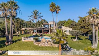 Country house in Son Servera Poble. Pula golf un oasis con vistas de gran alcance directamente en el