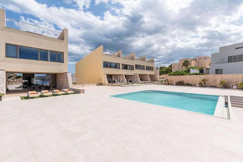 Foto 41c992a4-e602-4d29-9c7e-3ffe17bd4d5a. Casa adossada amb aparcament a Cala Ratjada Capdepera