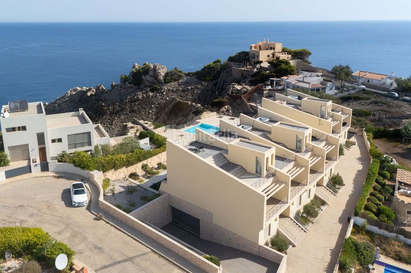 Foto c21ede63-4394-4b1f-a2b6-edf5e4fea2f7. Casa adossada amb aparcament a Cala Ratjada Capdepera