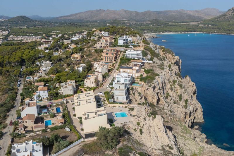 Foto d511d5e4-f321-4107-ae30-86c23e08bf8e. Casa adossada amb aparcament a Cala Ratjada Capdepera