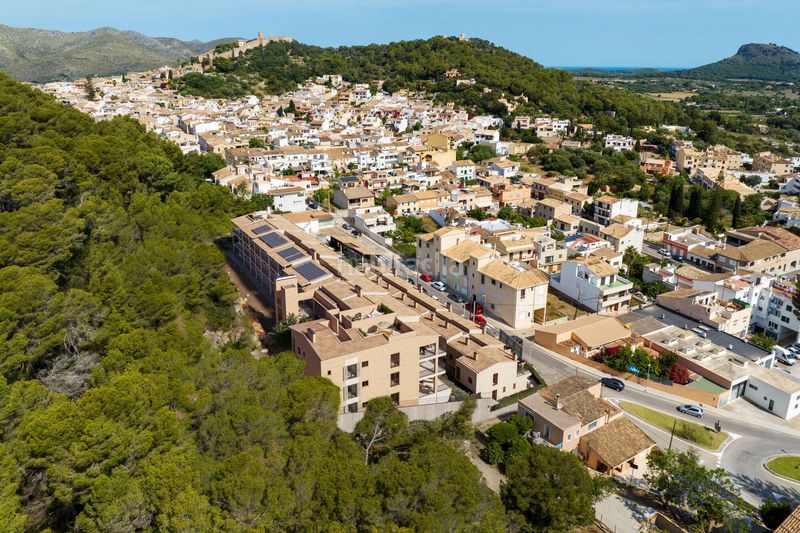 Foto 9bc91749-8d61-4eab-9622-284a335b92b1. Casa adossada amb aparcament a Capdepera poble Capdepera