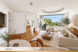 Flat in El Terreno. Palma amplio piso con terraza y gran potencial de reurbanización