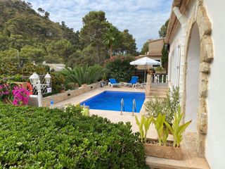 Maison à Cala Sant Vicenç. Vivir junto al mar encantadora vivienda unifamiliar en cala sant
