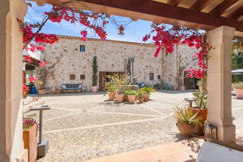 Foto 41ca6b6a-2f74-4426-b817-cad4a783e42c. Masia amb calefacció aparcament a Portocolom Felanitx
