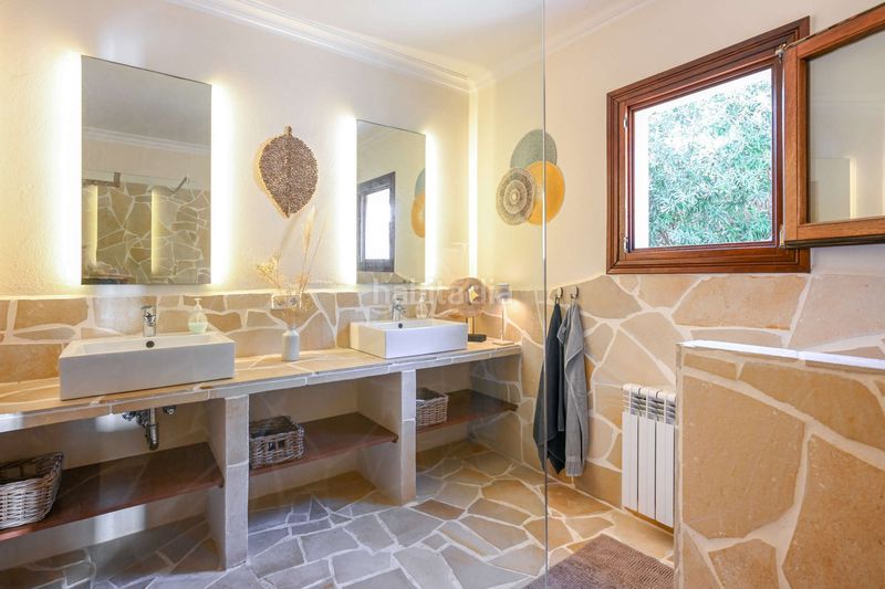 Foto f31672a2-587d-4b35-9a7c-c528453e4927. Casa amb aparcament a Cala Ratjada Capdepera