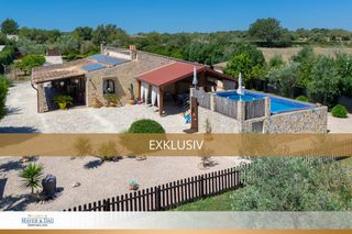 Casale in Algaida. Encantadora finca con 2 unidades residenciales en algaida  obj.