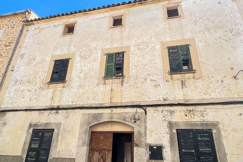 Foto 75f7e45c-1cff-4325-bc0c-237a48e5492b. Casa amb aparcament a Artà poble Artà