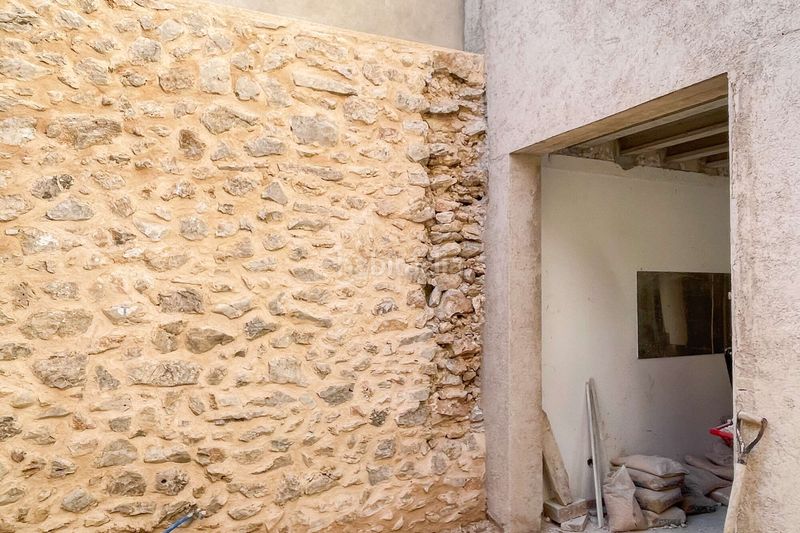 Foto a3f9c5f6-e330-438c-88e2-491c2d56ed4e. Casa amb aparcament a Artà poble Artà