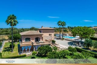Masia a Santa Margalida Poble. Vistas lejanas incluidas  hermosa finca con piscina, casa de inv