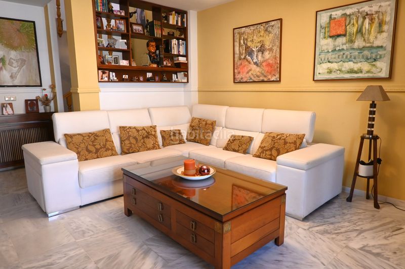 Foto bedb3b1b-c120-441a-8d68-2603a16a954c. Casa bifamiliare in calle tiziano 15 in San Francisco - El Chorrillo Gabias (Las)
