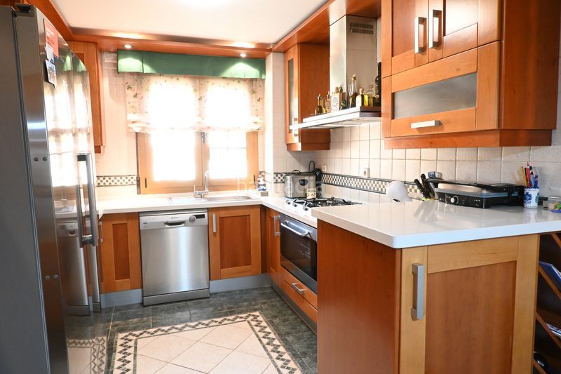 Foto e93cec62-74b0-425b-8343-6d9c342356ed. Casa bifamiliare in calle tiziano 15 in San Francisco - El Chorrillo Gabias (Las)