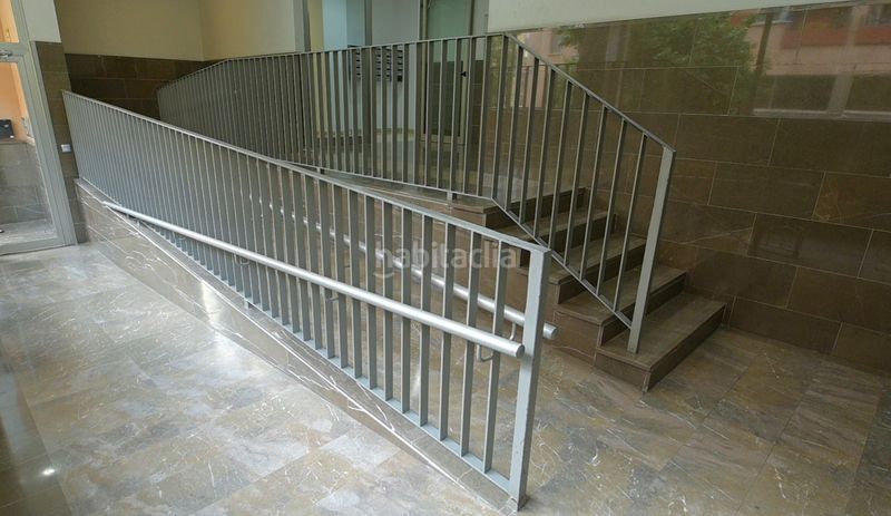 Foto 13268e65-79ba-4d05-ae31-854b301e602f. Piso en calle covadonga 6 se vende piso de dos dormitorios con balcón en el zaidín en Granada