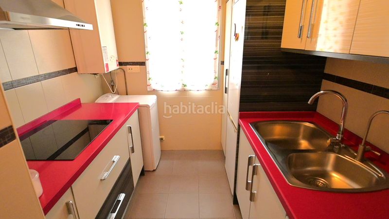 Foto 5b483c78-760a-4a3f-9ee8-91d08c80ec6c. Piso en calle covadonga 6 se vende piso de dos dormitorios con balcón en el zaidín en Granada