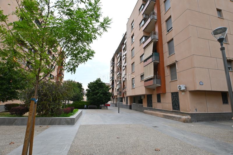 Foto 69ac8a9e-07ff-4819-a016-5b5ca20bca46. Piso en calle covadonga 6 se vende piso de dos dormitorios con balcón en el zaidín en Granada