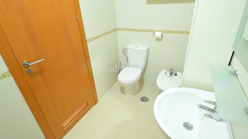 Foto 7cf90bf5-6fa9-4dc7-afcf-27a7201b1f97. Piso en calle covadonga 6 se vende piso de dos dormitorios con balcón en el zaidín en Granada
