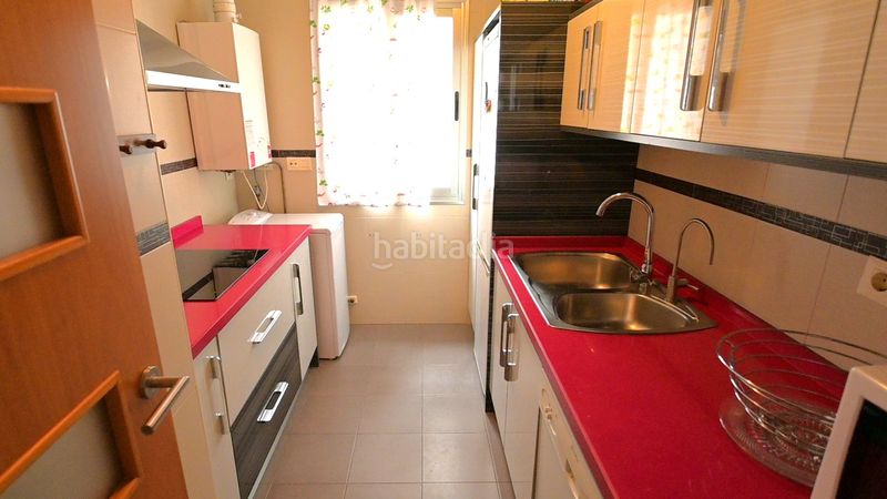 Foto 979c8f9b-fa0f-45bc-a16f-ecb927aa98be. Piso en calle covadonga 6 se vende piso de dos dormitorios con balcón en el zaidín en Granada