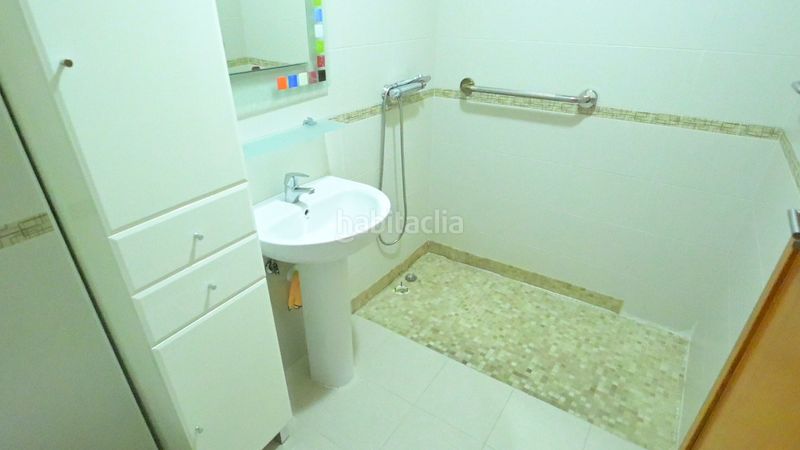Foto acbd9312-f606-4136-bc1c-6aeb760939c4. Piso en calle covadonga 6 se vende piso de dos dormitorios con balcón en el zaidín en Granada