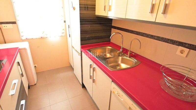 Foto b554a659-cb3c-4aea-add3-4903b907785f. Piso en calle covadonga 6 se vende piso de dos dormitorios con balcón en el zaidín en Granada