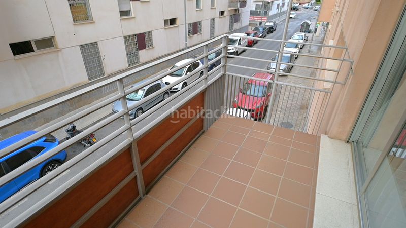 Foto c370848e-a376-4edc-8a72-6dff0580f805. Piso en calle covadonga 6 se vende piso de dos dormitorios con balcón en el zaidín en Granada