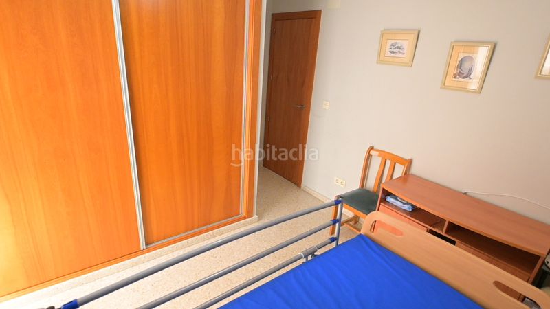 Foto eb7b5c85-4628-480f-941b-7abaef8724e6. Piso en calle covadonga 6 se vende piso de dos dormitorios con balcón en el zaidín en Granada