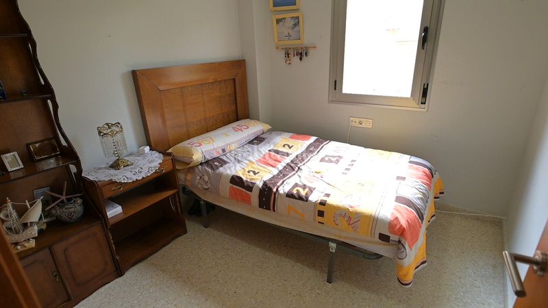 Foto faa12b38-7281-4fb9-a0fc-676e9f0bf1c9. Piso en calle covadonga 6 se vende piso de dos dormitorios con balcón en el zaidín en Granada