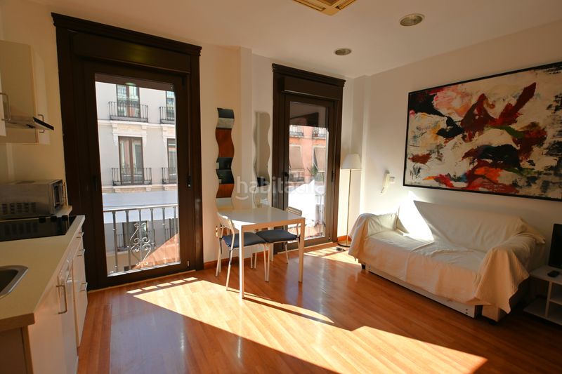 Foto 61021547-5a88-4e37-bcad-047c35825c05. Piso en puerta real de españa 17 se venden dos pisos de uno y dos dormitorios en pleno centro en Granada