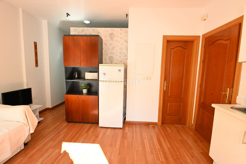Foto ae66a5b7-15aa-4515-8da9-64346d0ffb42. Piso en puerta real de españa 17 se venden dos pisos de uno y dos dormitorios en pleno centro en Granada